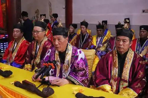 鬼节出生的人自命不凡 有历经坎坷的  也有大富